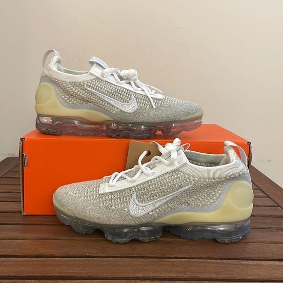 Nike Air VaporMax 2021 FK White Pure Platinum Women Size 8(DC4112-100) - Picture 1 of 14